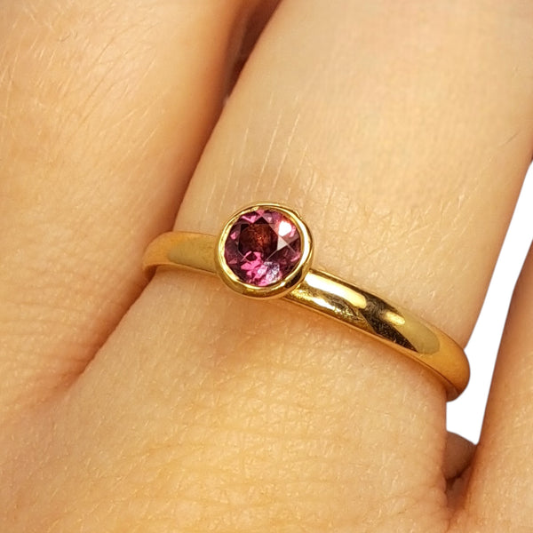 WILDE 4mm Rhodolite Garnet 9ct Yellow Gold Stacking Ring