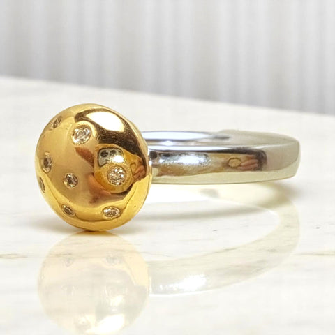 WILDE Small Half Sprinkle 8 Diamond Gold-Top Pod Ring