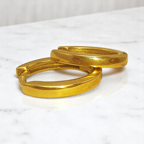 18ct Yellow Gold Oval Hoop Earrings