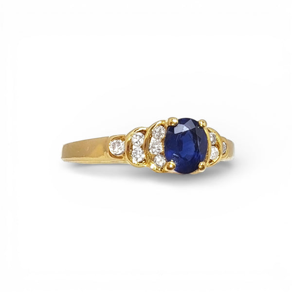 Vintage 18ct Yellow Gold Oval Sapphire & Tiered Diamond Ring