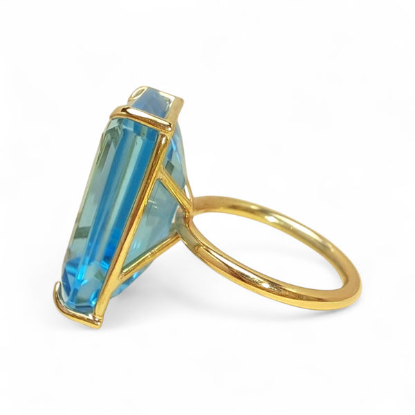 WILDE 9ct Yellow Gold Blue Topaz Cocktail Ring