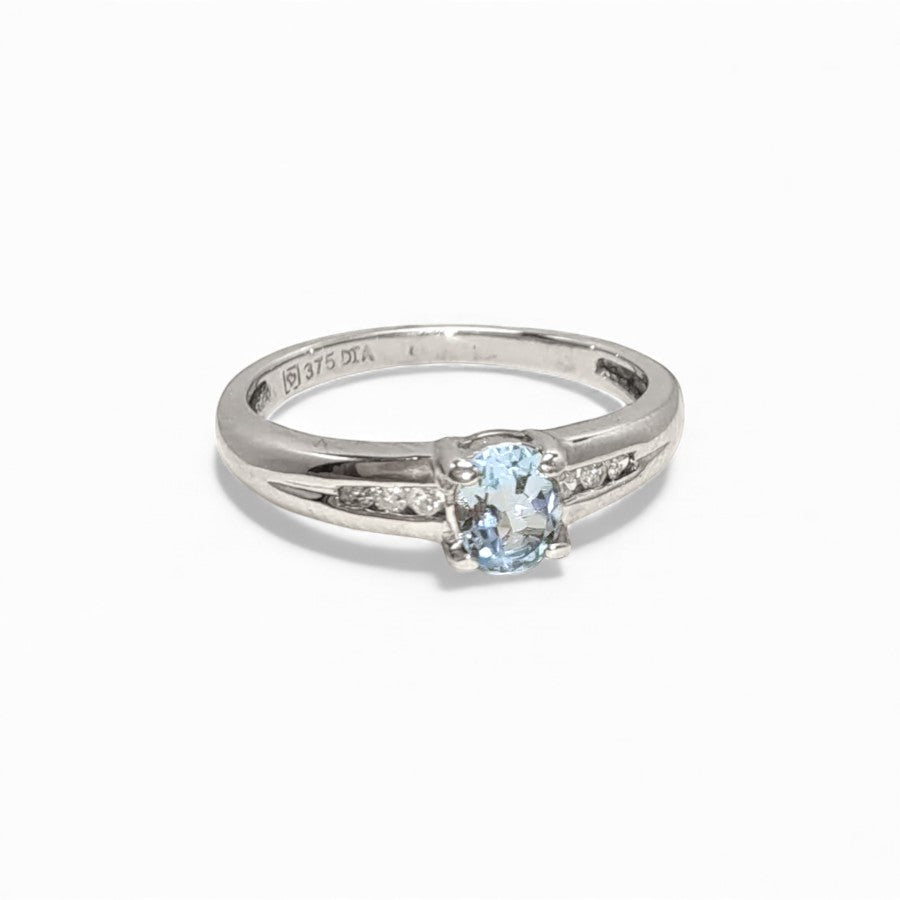 Vintage 9ct White Gold Oval Aquamarine and Diamond Shoulder Ring