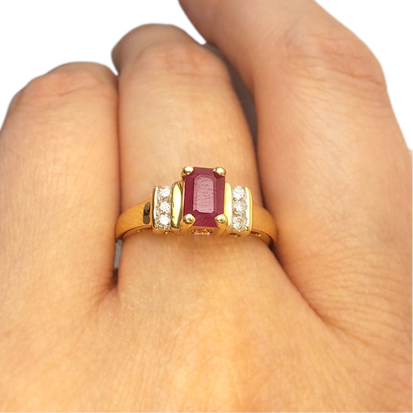 Vintage 14ct  Gold Swiss Ruby & Diamond Tiered Ring