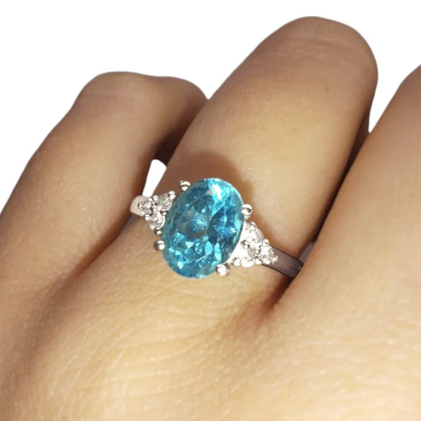 Vintage 'Lagoon Glow' 10ct White Gold Paraiba Tourmaline and White Sapphire Ring