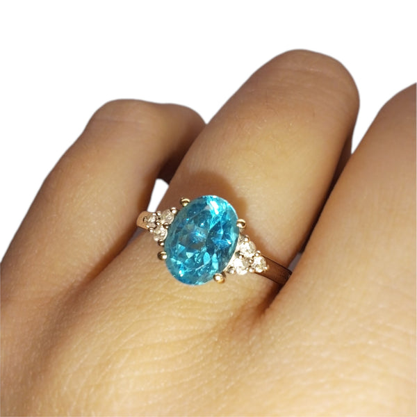 Vintage 'Lagoon Glow' 10ct White Gold Paraiba Tourmaline and White Sapphire Ring