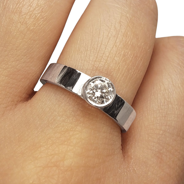 WILDE 0.42ct Diamond Bark-Hammered 9ct White Gold Ring