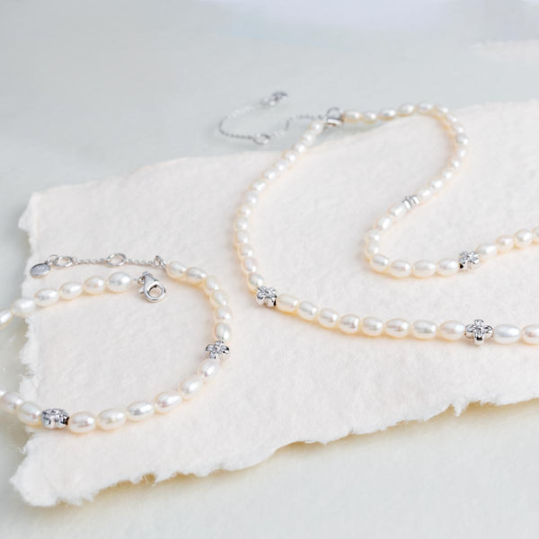 KIT HEATH Blossom Flyte Honey Flower FP Rice Pearl Station Necklace