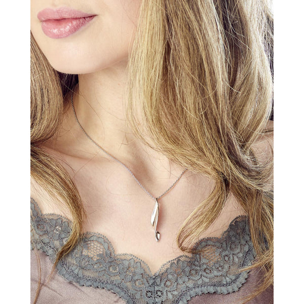 Serenity Curve Necklace