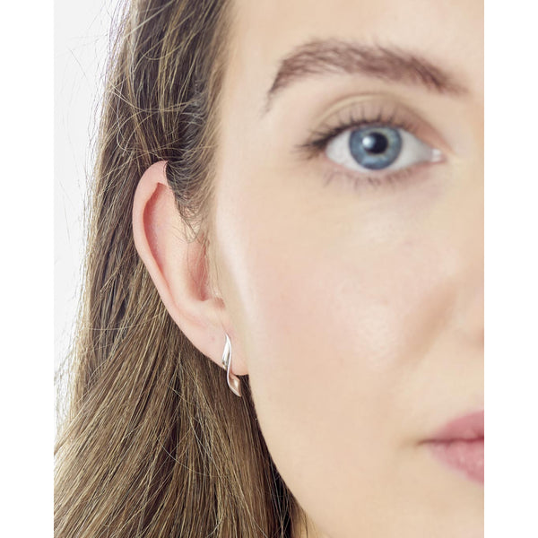 Serenity Curve Small Stud Earrings