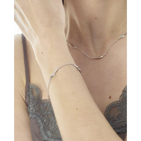 Serenity Curve Station Bracelet