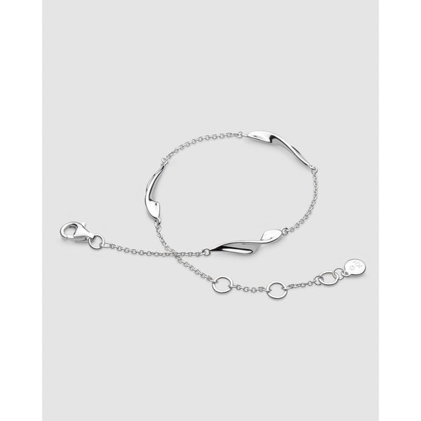 Serenity Curve Station Bracelet