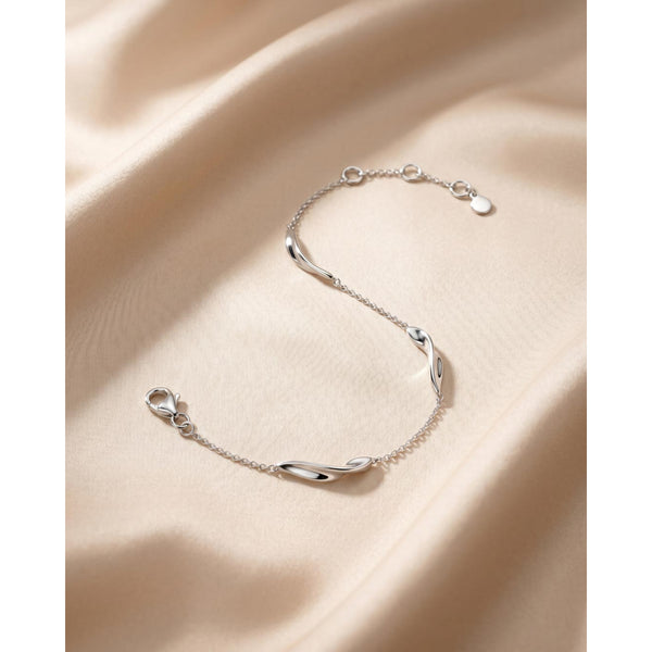 Serenity Curve Station Bracelet
