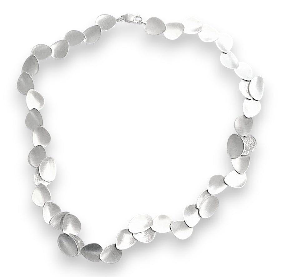 Tezer Silver Brushed Petal Necklace