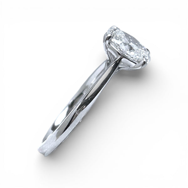 'Classique' Platinum 1.05ct Oval Solitaire Diamond Engagement Ring