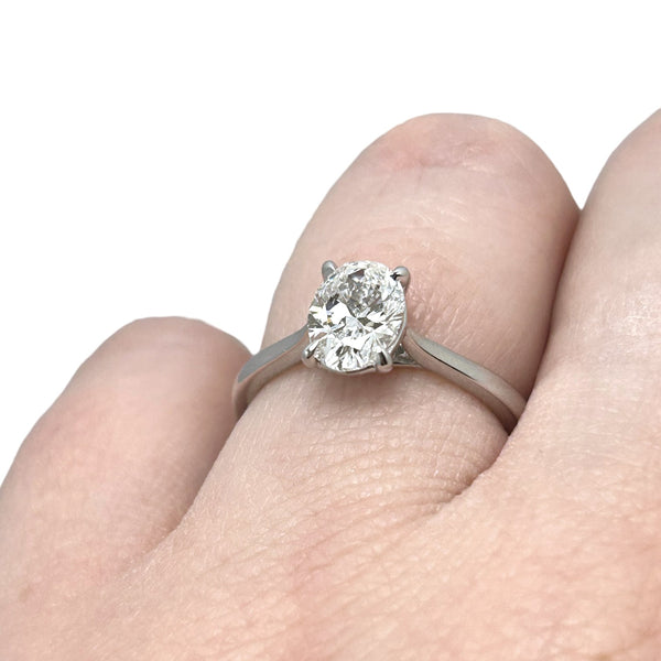'Classique' Platinum 1.05ct Oval Solitaire Diamond Engagement Ring