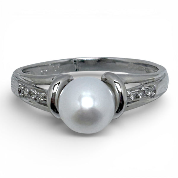 Vintage "Moonlight Whisper" 9ct White Gold Pearl and Diamond Ring