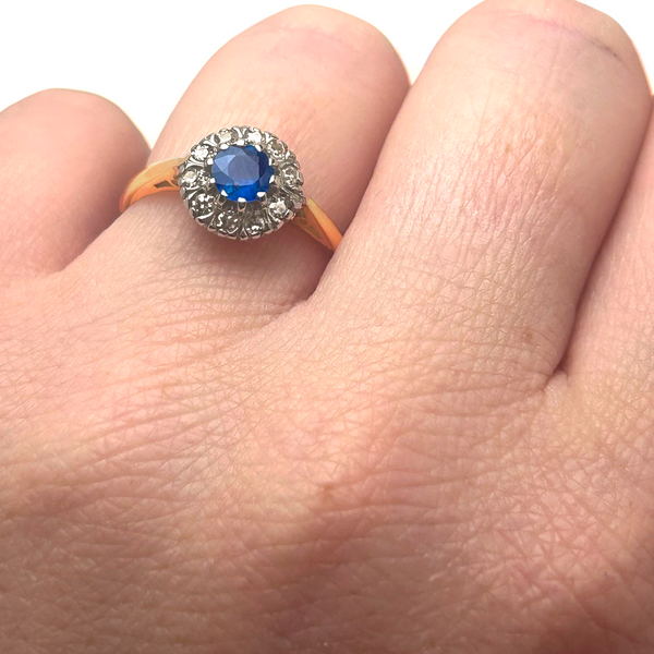 Vintage "Ocean whisper" blue sapphire and diamond halo 18ct Gold ring