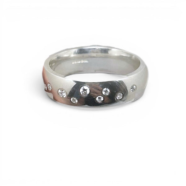 WILDE Sterling Silver 6mm Court Diamond Sprinkle Ring