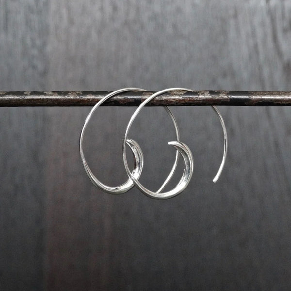 Beyond Biasa Swirl Hoop earrings