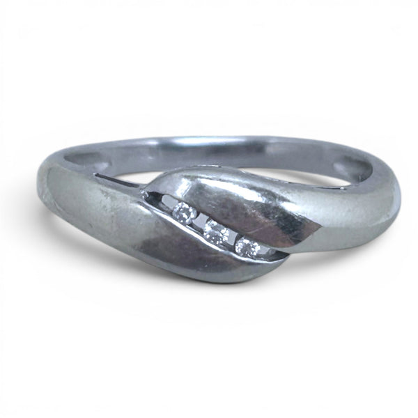 9ct Vintage White Gold and Diamond "Waves Of Love" Ring