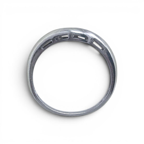 9ct Vintage White Gold and Diamond "Waves Of Love" Ring
