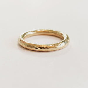 9ct Gold 3mm Halo Ring Hammered Texture