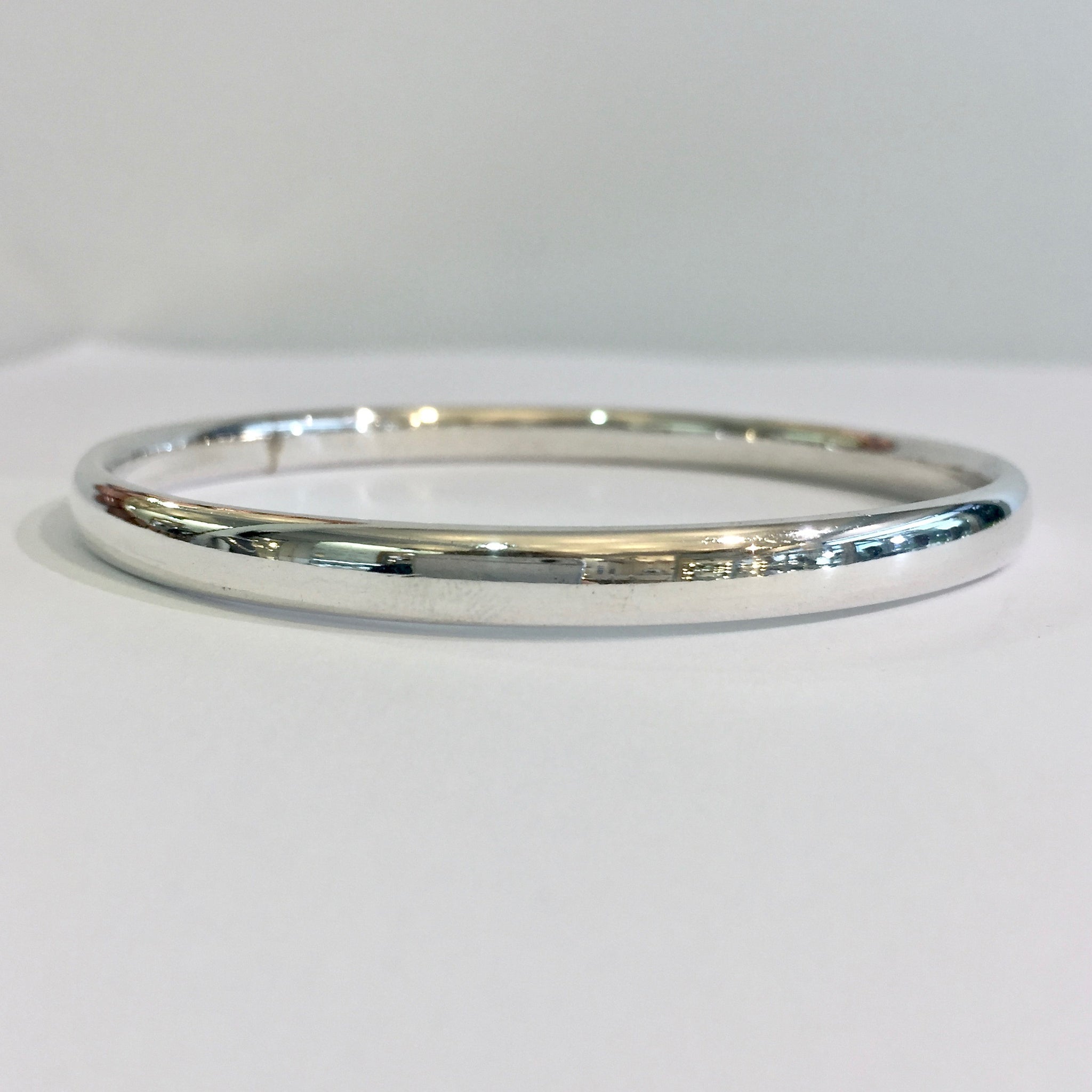 Silver Med Oval Wire Polished Bangle - WB4S