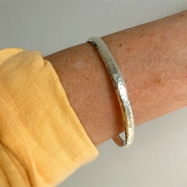 Silver Round, Med Oval Wire , Small Hammered Bangle - WB4H